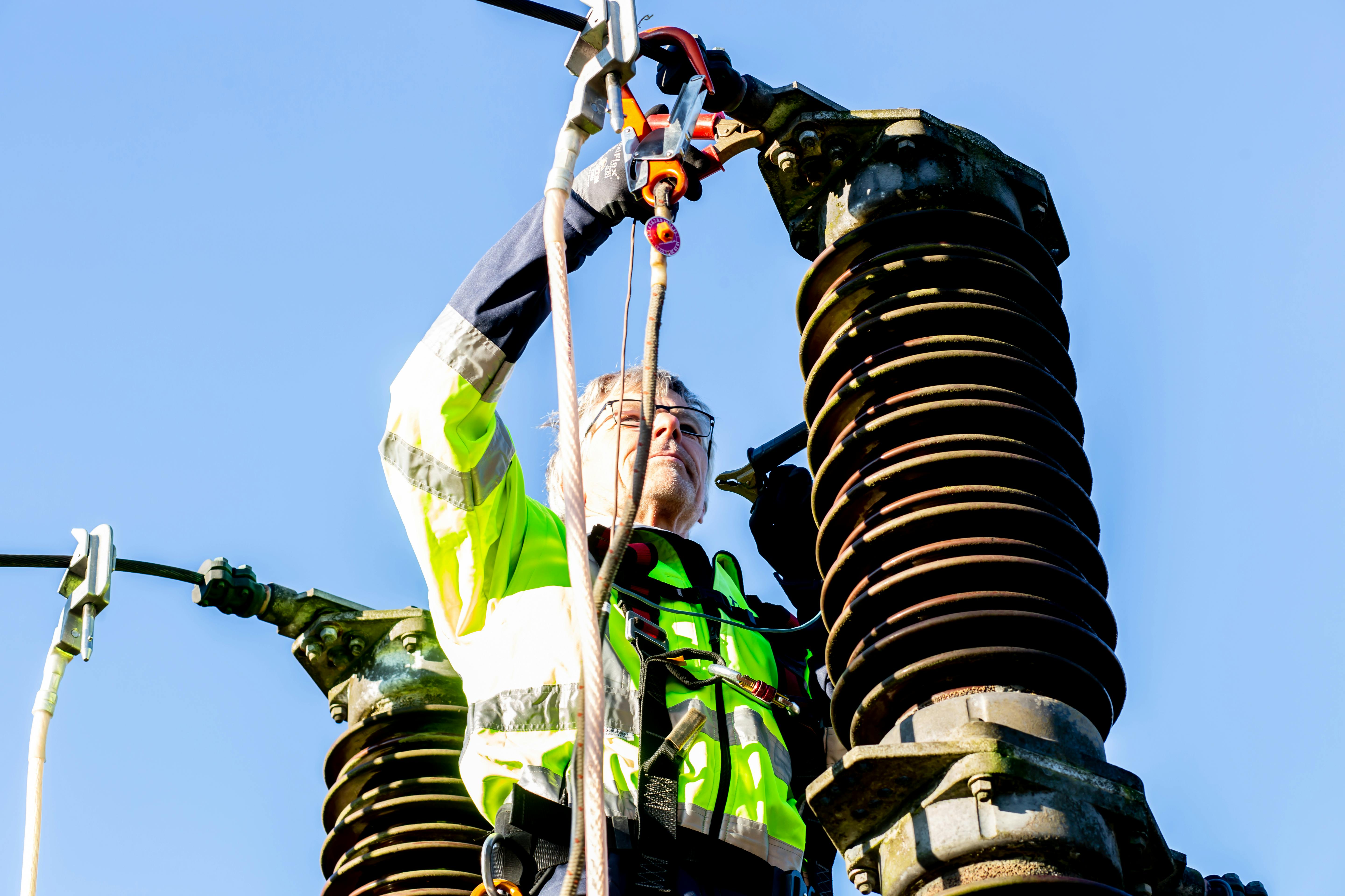Emergency power system and backup generator installation for critical facilities